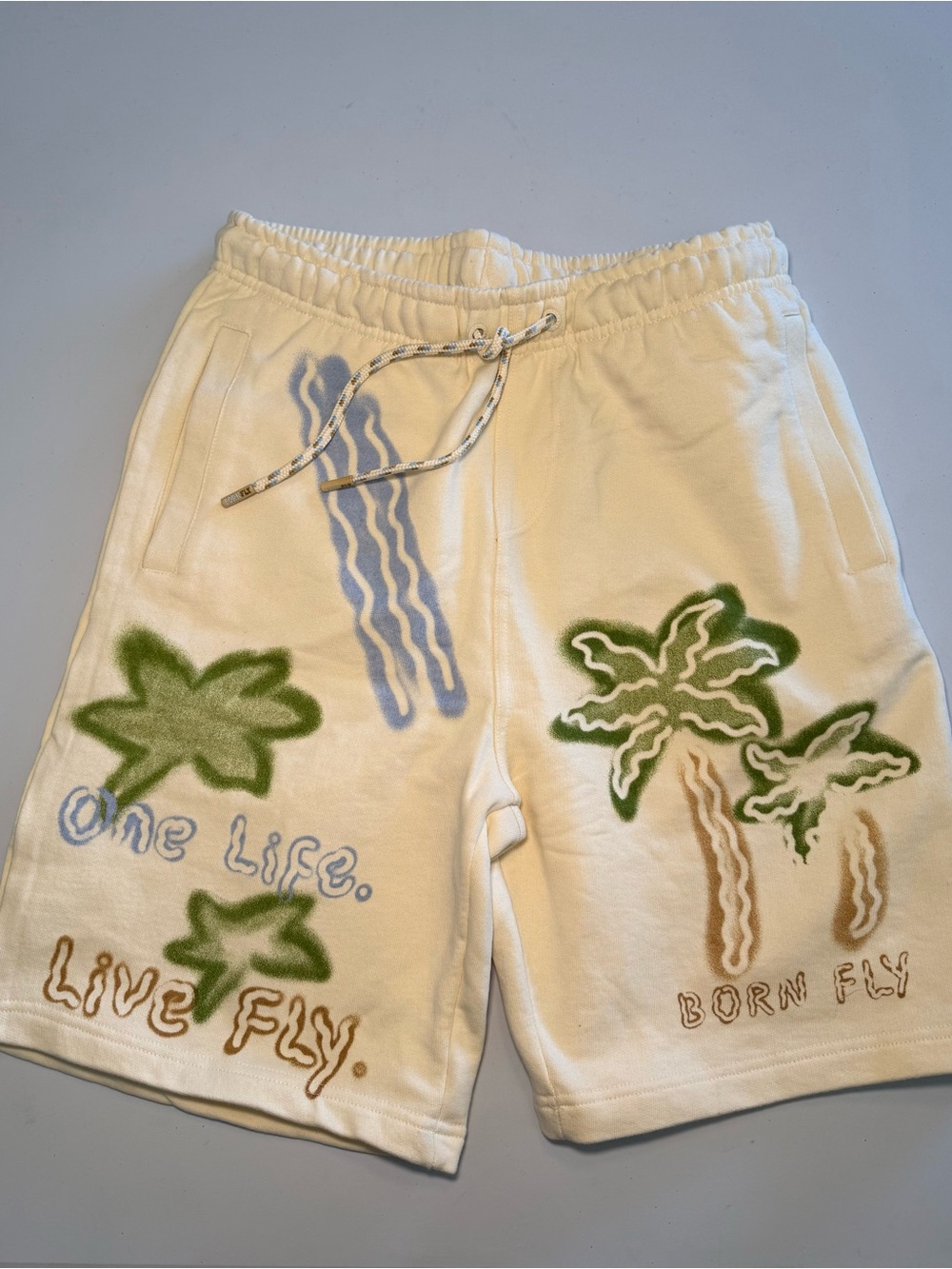 NWT Born Fly Cream Graphic Palm Tree Shorts Men’s Size M